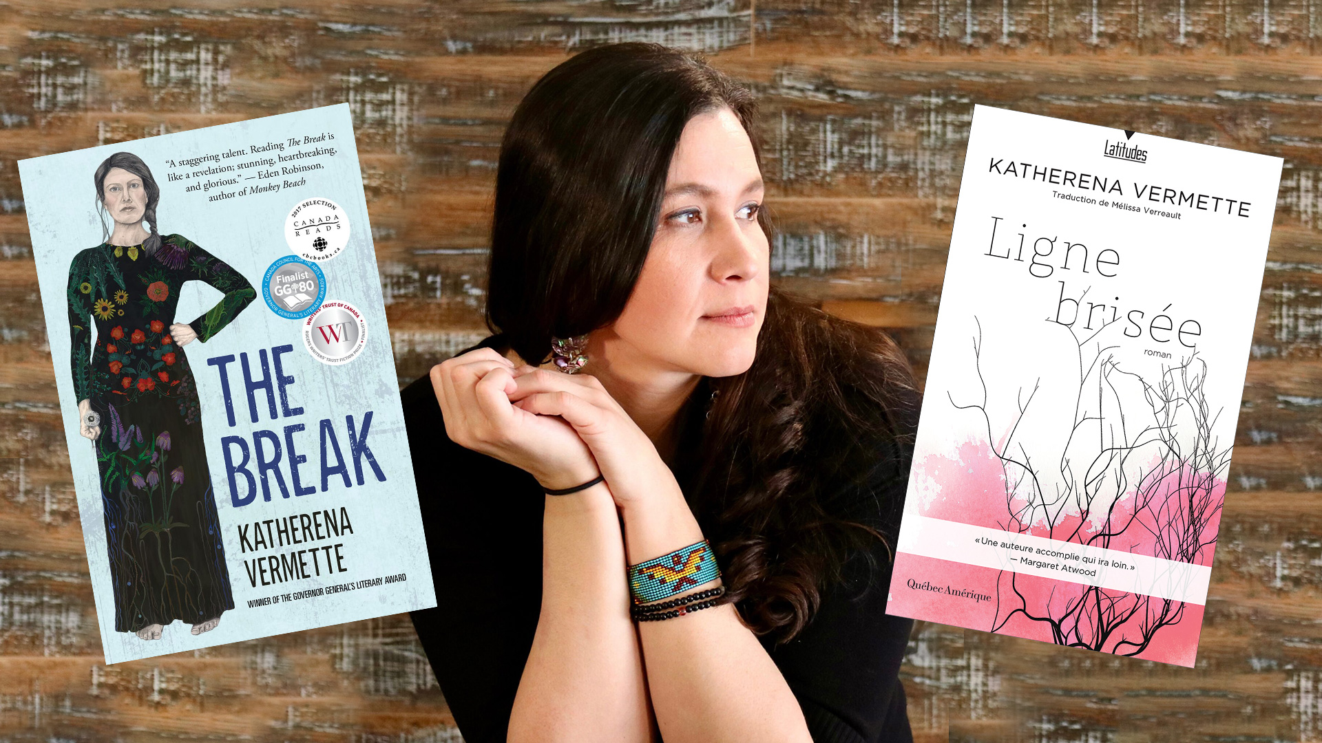 L'auteure Katherena Vermette avec la page couverture de son livre The Break en anglais et Ligne brisée en français